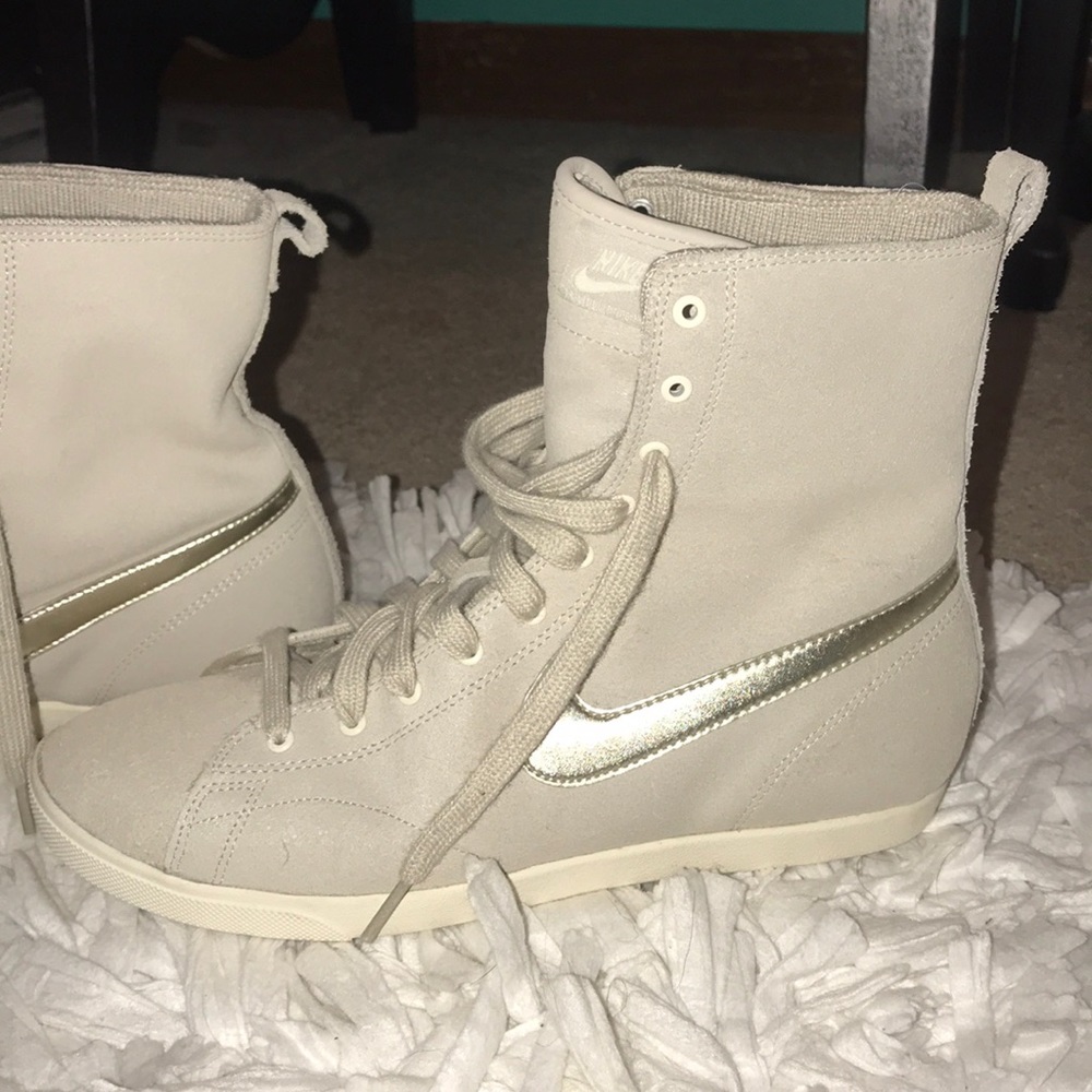 BRAND NEW!!!! Nike High Top Tennis Shoes